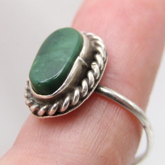 Green Turquoise Ring Sterling Silver Size 5 - Picture 1 of 4